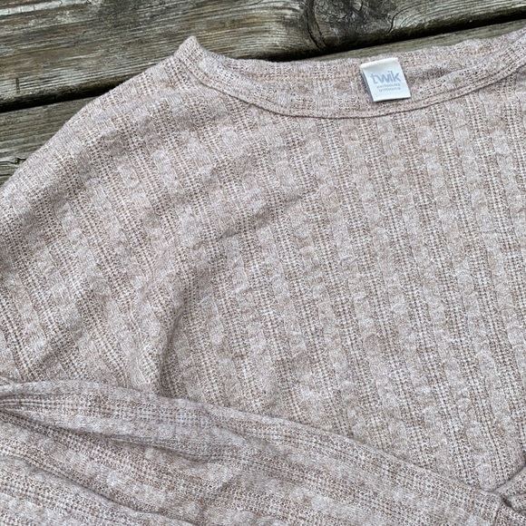 Twik Longsleeve - Picture 2 of 2